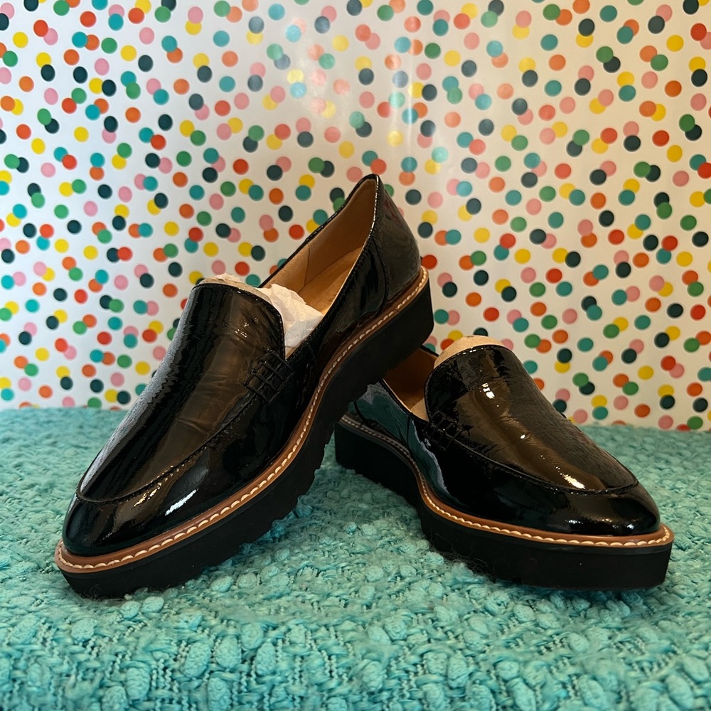 Women’s Patent Leather Naturalizer Loafers-brand new
